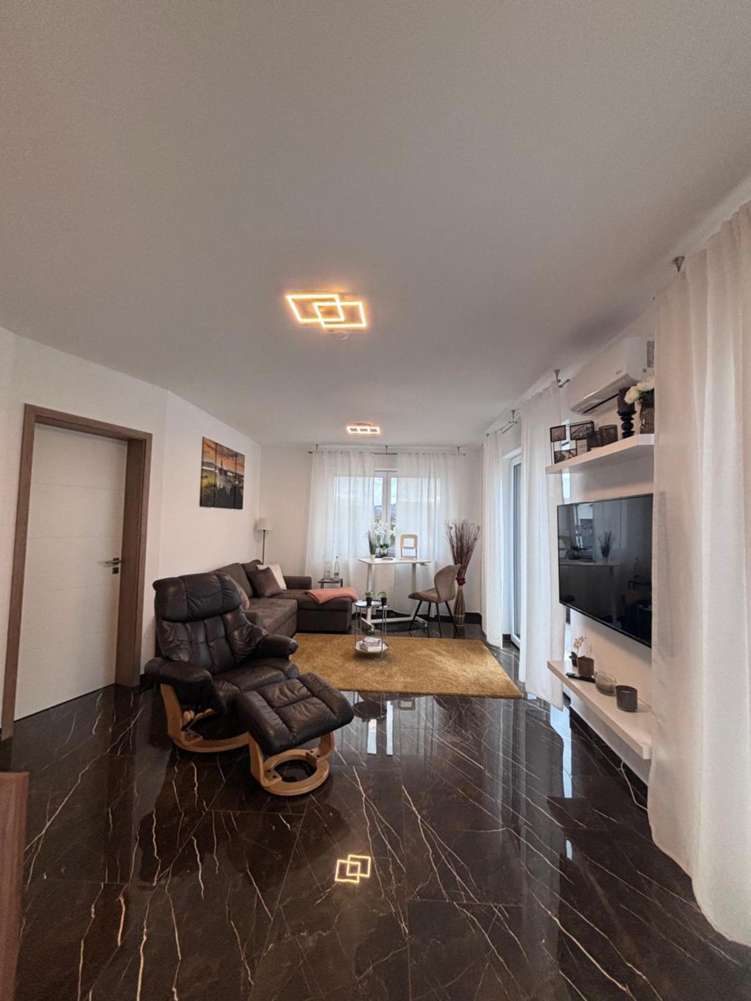 Ferienwohnung-Weinstadt Luaran gambar