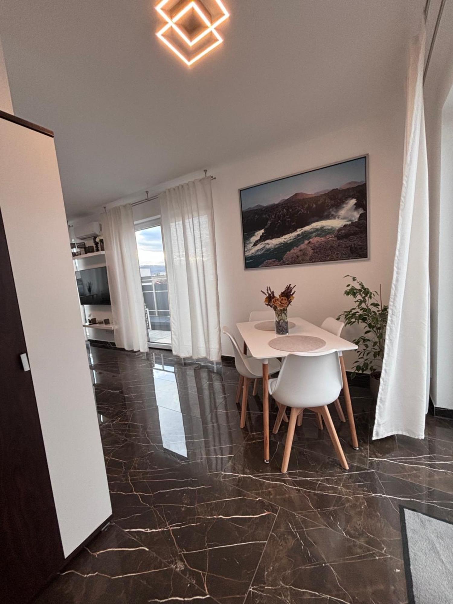 Ferienwohnung-Weinstadt Luaran gambar