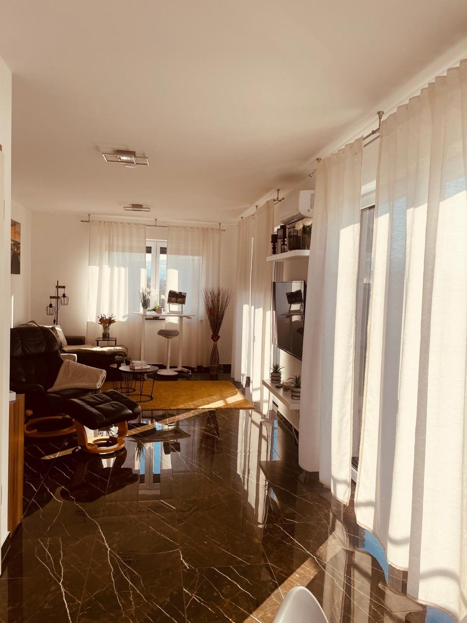 Ferienwohnung-Weinstadt Luaran gambar